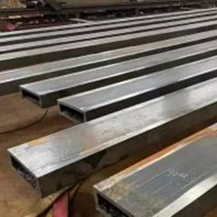 ထောင့်မှန်စတုရန်းပြွန်